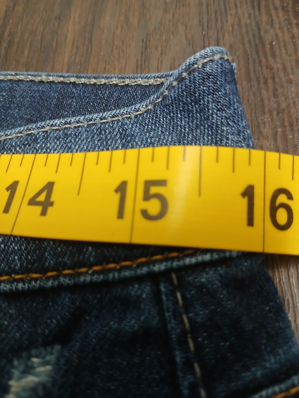 7 For All Mankind Men's Straight Jeans in Medium Blue Wash - Picture 5 of 9